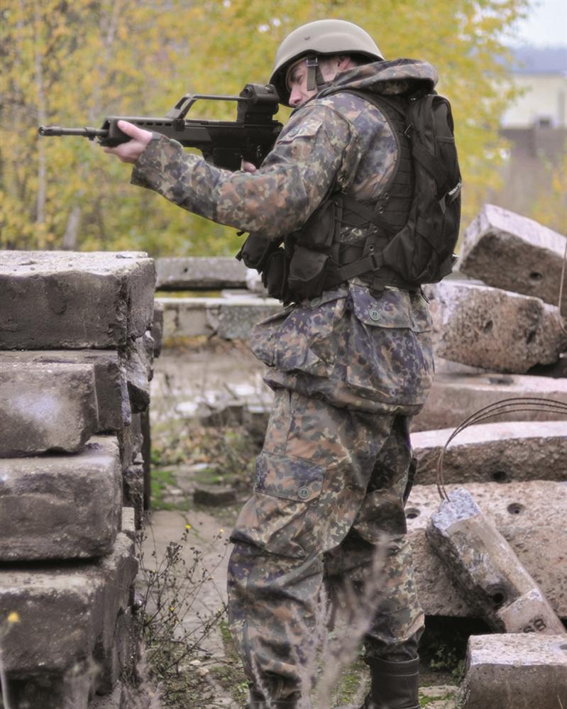 KAMPFMITTELWESTE AK74 NYL.M.12 TA.SCHW. NORTHVIVOR